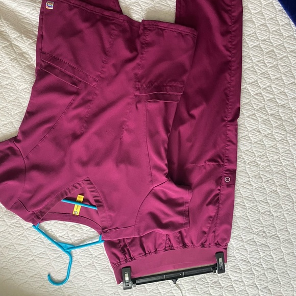 Wonder wink scrub set - Picture 3 of 5